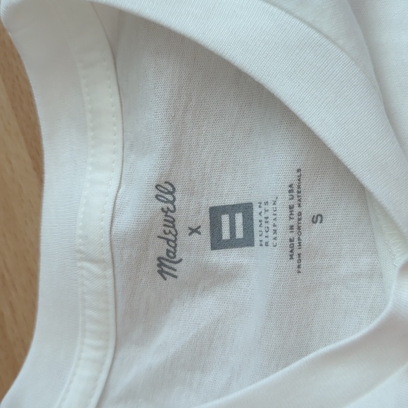 Love to all tee - Picture 3 of 6